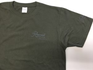 T-シャツ　深緑　サイズⅯ、L　ロゴ左胸、左袖